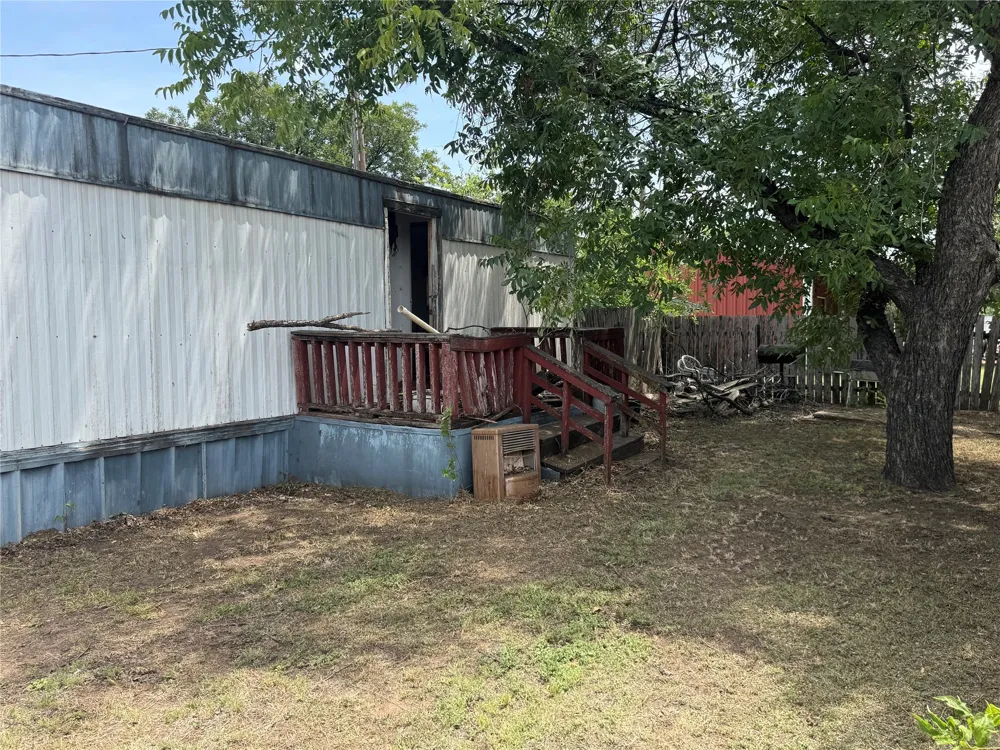 301 S Ave G Haskell, TX 79521