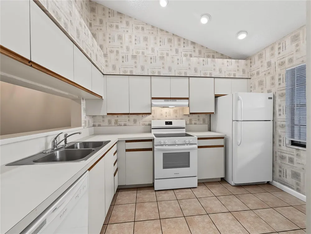 4554 MORNINGSIDE #42 Sarasota, FL 34235
