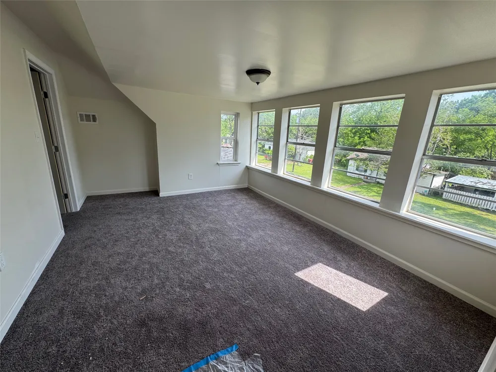 610 W 6th Street Bonham, TX 75418