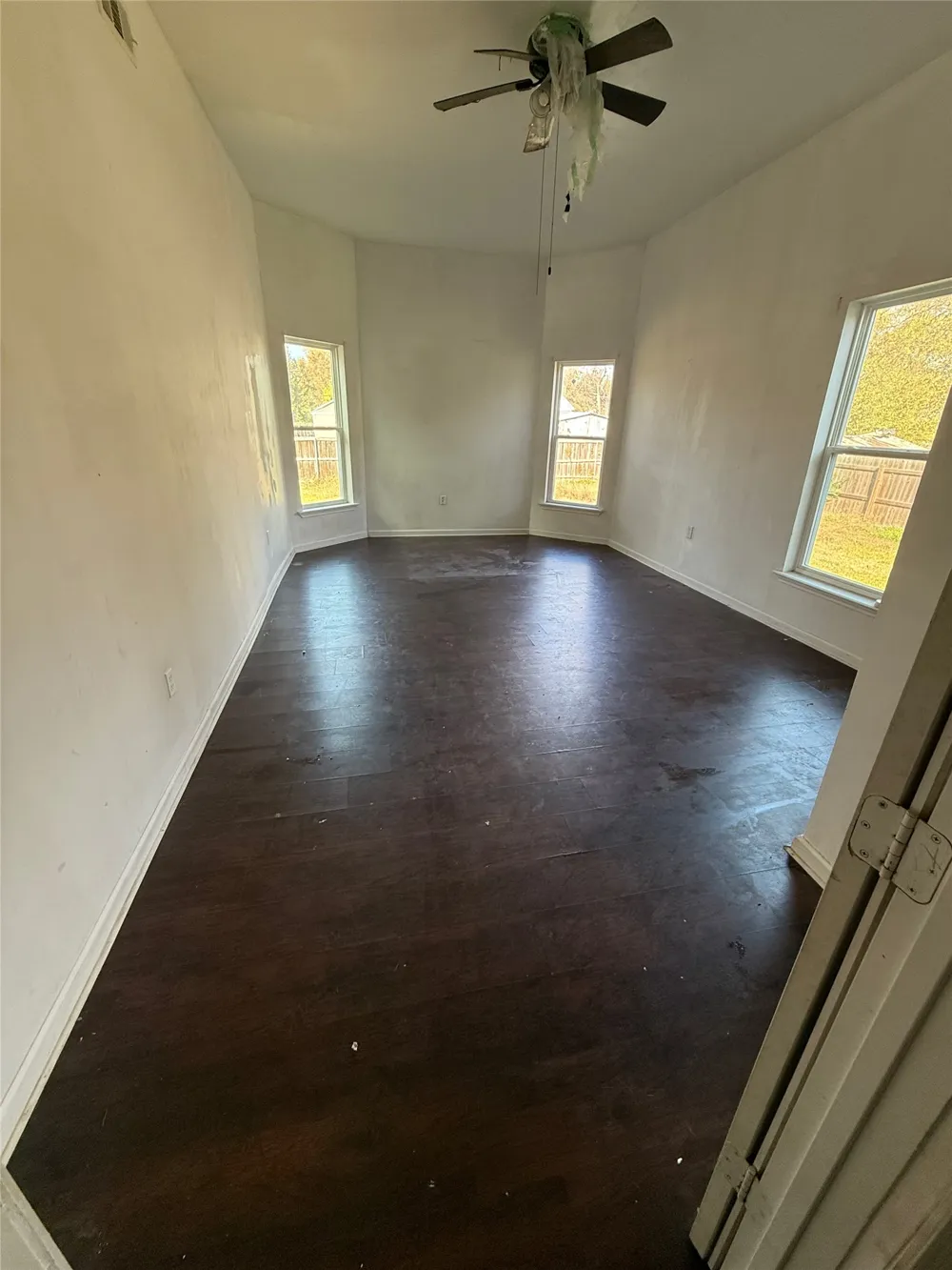 610 W 6th Street Bonham, TX 75418