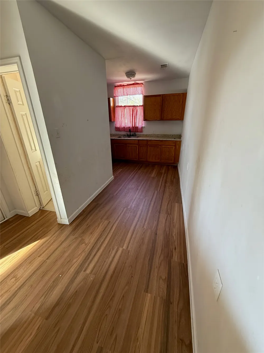 610 W 6th Street Bonham, TX 75418