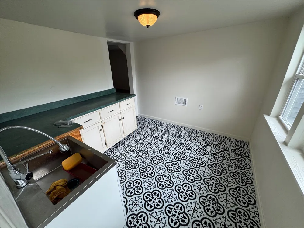 610 W 6th Street Bonham, TX 75418