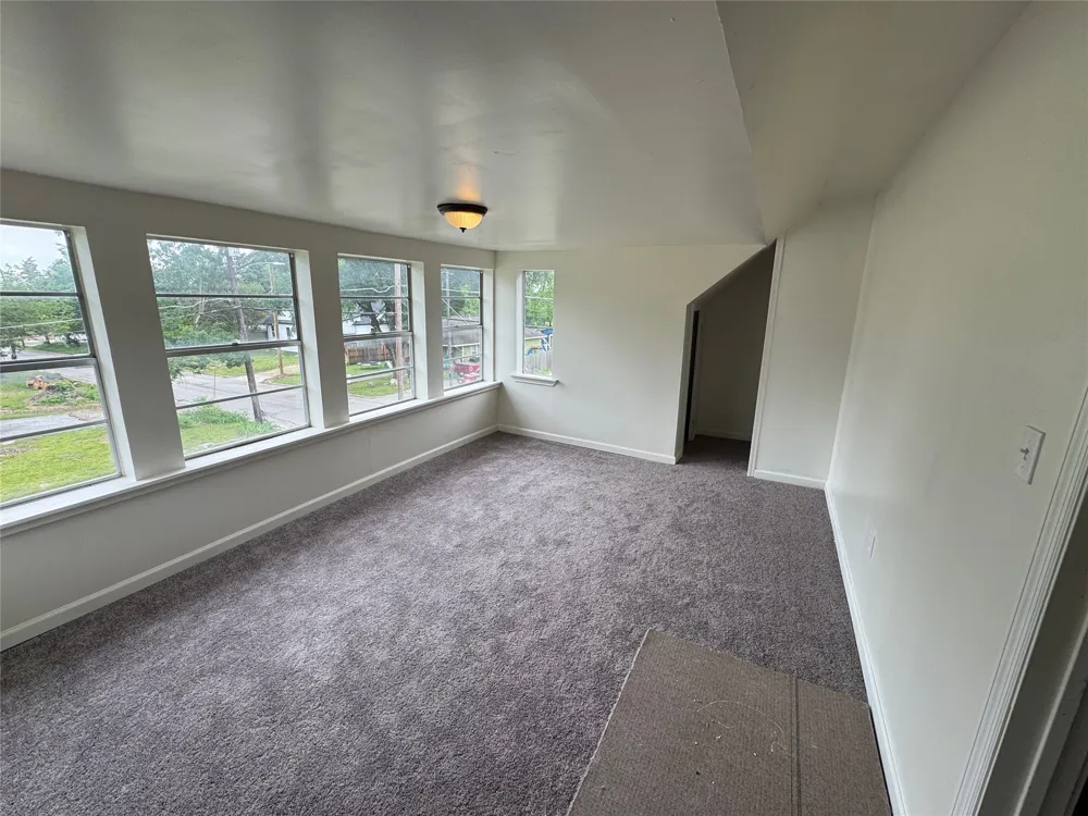 610 W 6th Street Bonham, TX 75418
