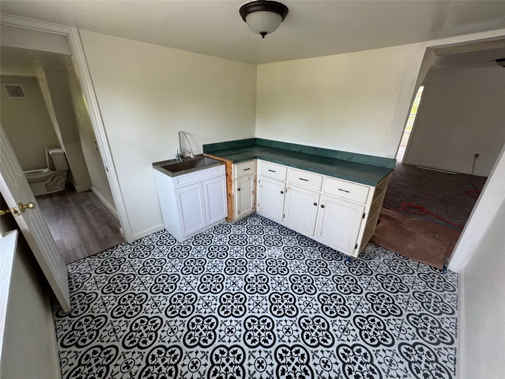 610 W 6th Street Bonham, TX 75418