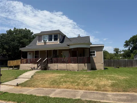 610 W 6th Street