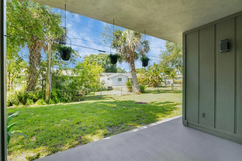 2517 17Th Street S #102 Fort Pierce, FL 34982