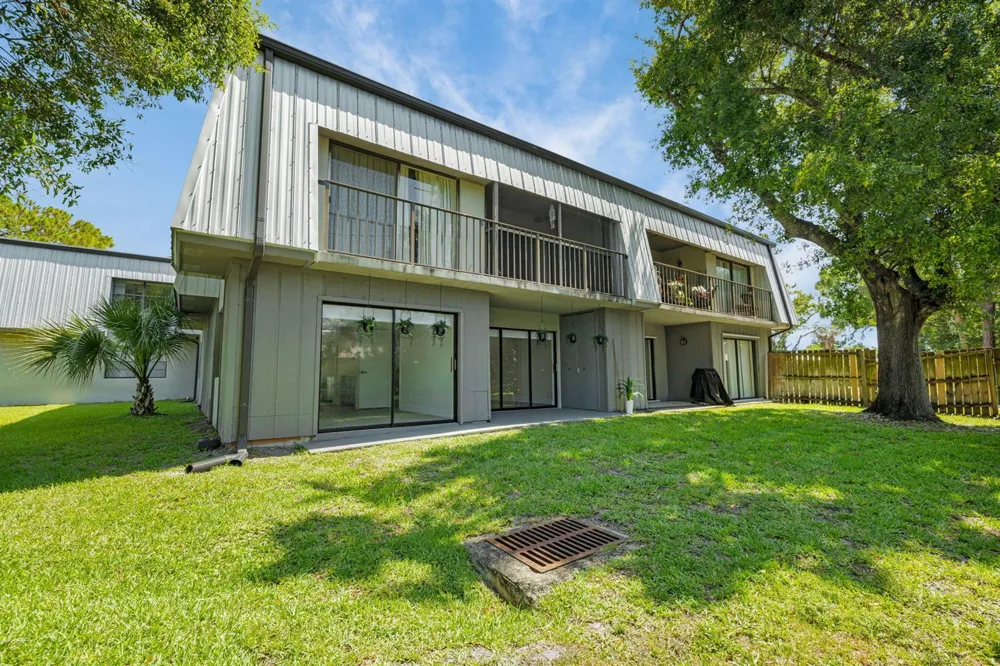 2517 17Th Street S #102 Fort Pierce, FL 34982