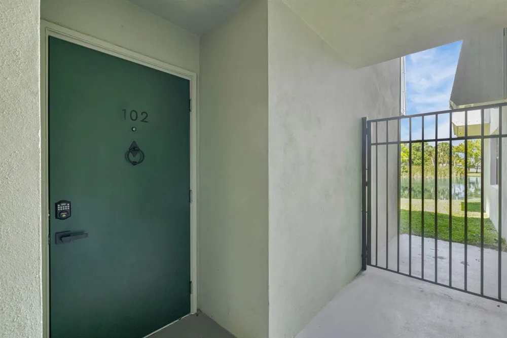 2517 17Th Street S #102 Fort Pierce, FL 34982