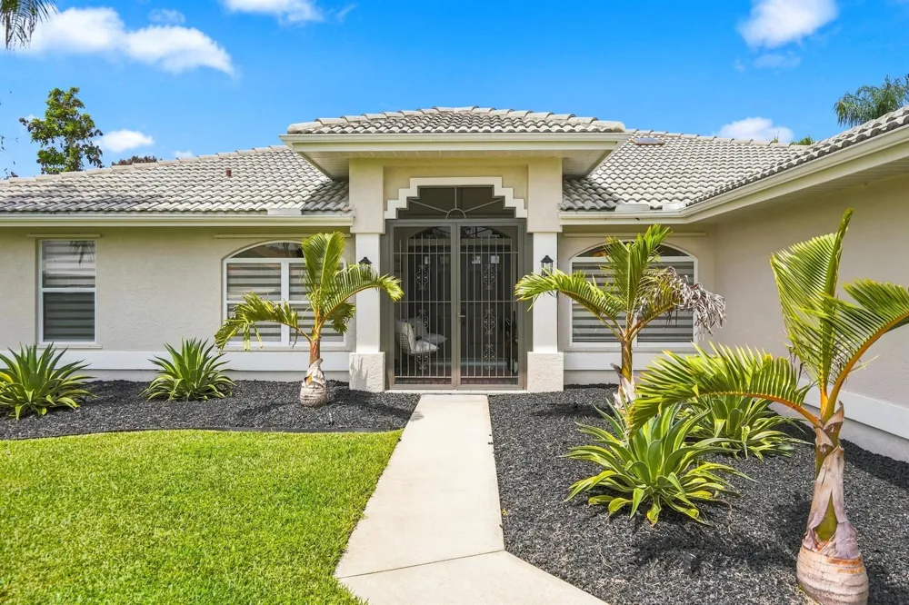 650 SE HIDDEN RIVER DRIVE Port St. Lucie, FL 34983