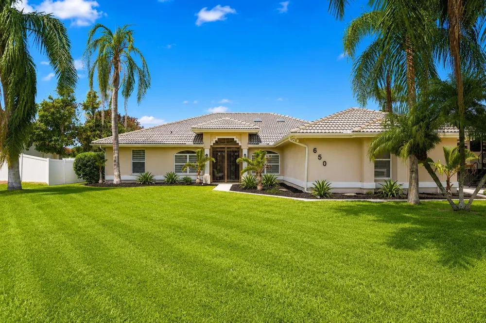650 SE HIDDEN RIVER DRIVE Port St. Lucie, FL 34983