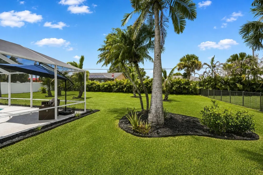 650 SE HIDDEN RIVER DRIVE Port St. Lucie, FL 34983