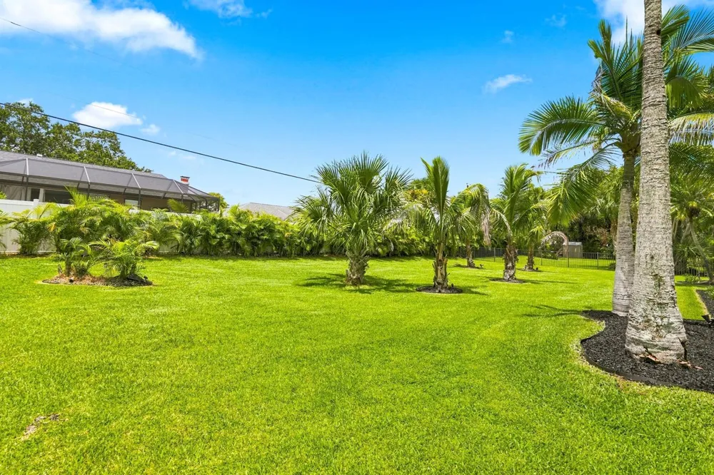 650 SE HIDDEN RIVER DRIVE Port St. Lucie, FL 34983