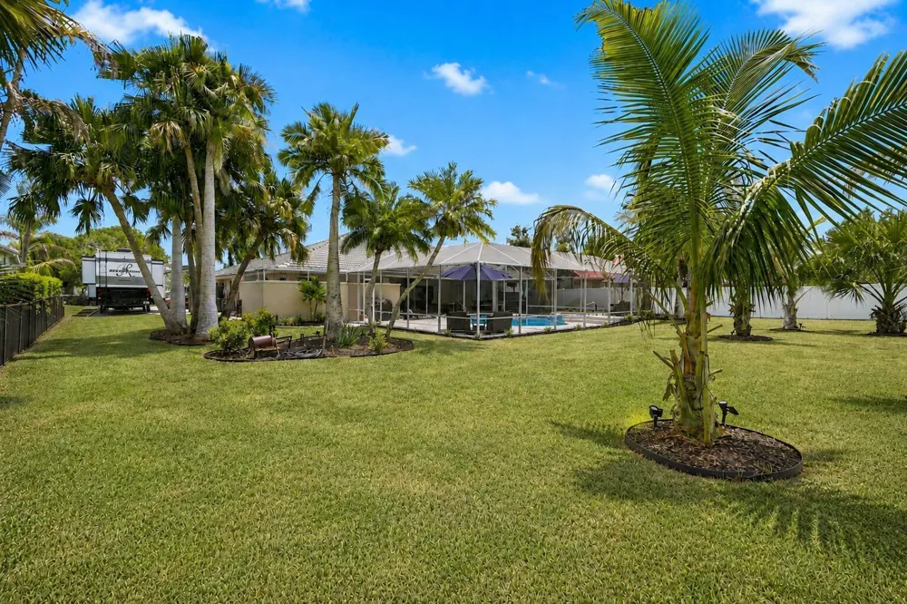 650 SE HIDDEN RIVER DRIVE Port St. Lucie, FL 34983