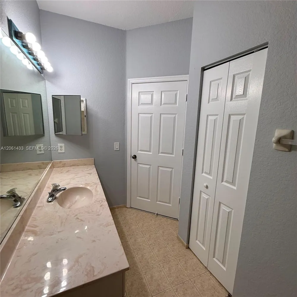 8811 S ISLES CR #8811 Tamarac, FL 33321