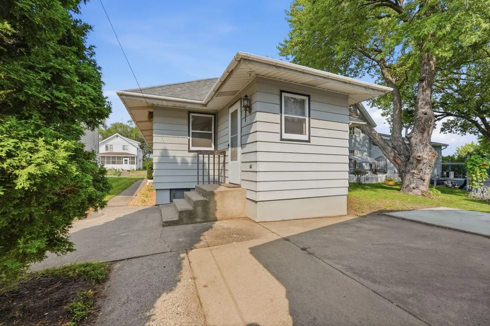 218 9th Avenue Waite Park, MN 56387