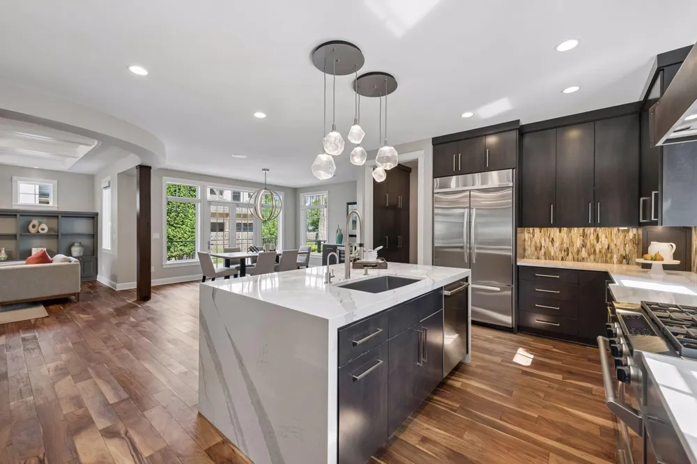 633 Park Street E Wayzata, MN 55391