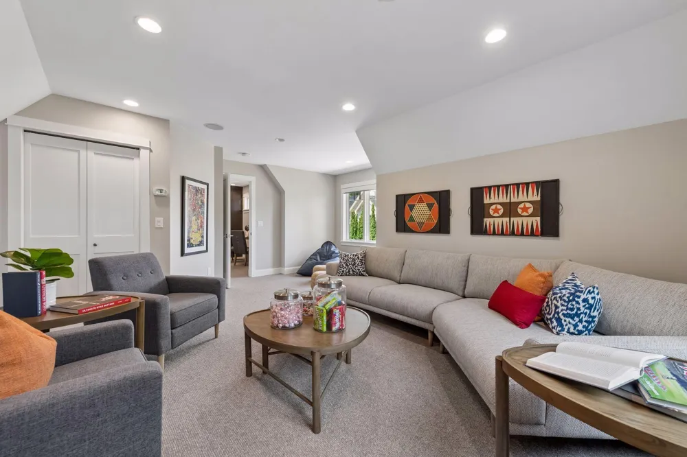 633 Park Street E Wayzata, MN 55391
