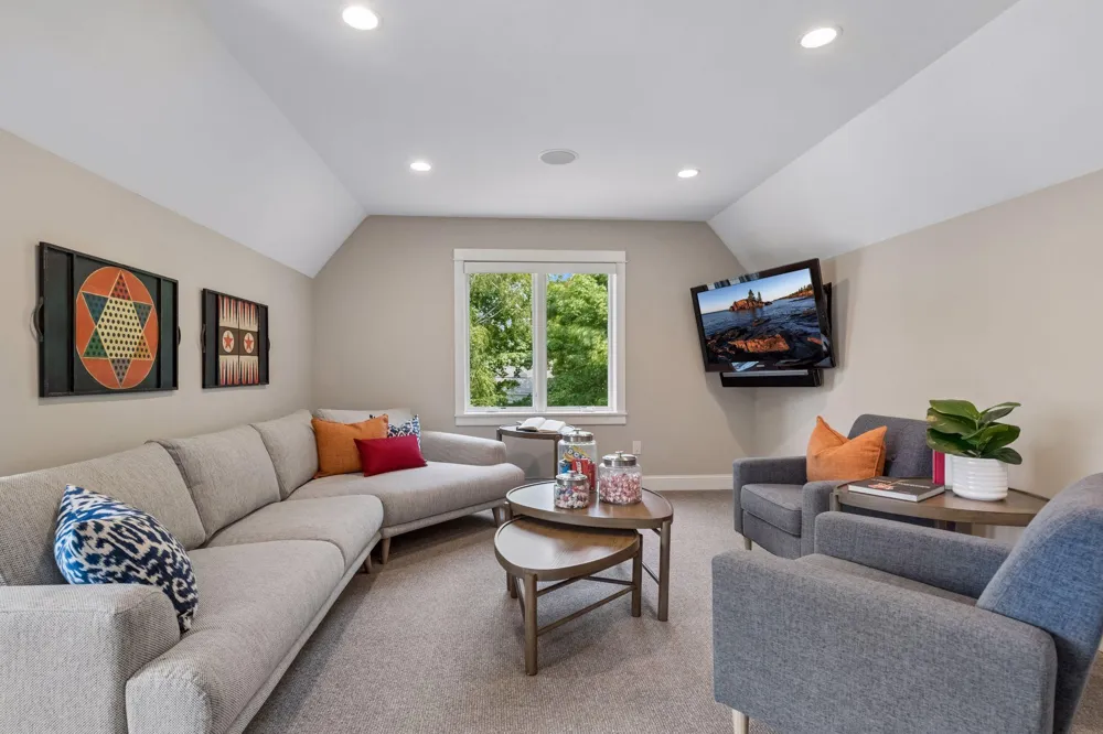 633 Park Street E Wayzata, MN 55391