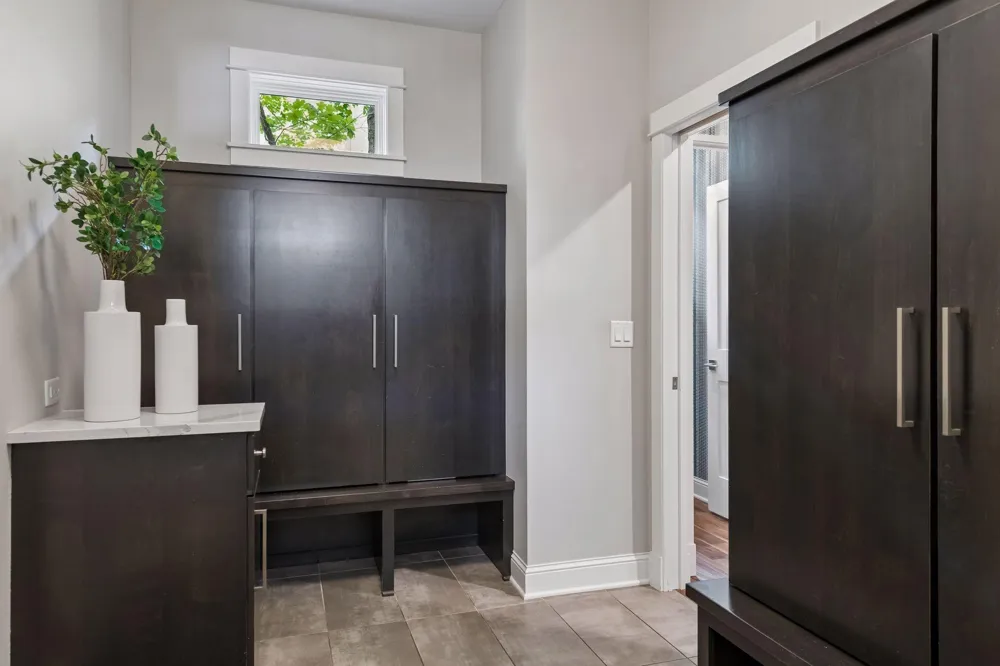 633 Park Street E Wayzata, MN 55391