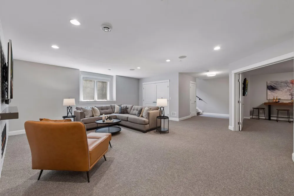 633 Park Street E Wayzata, MN 55391