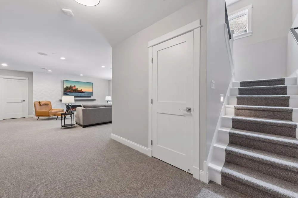 633 Park Street E Wayzata, MN 55391