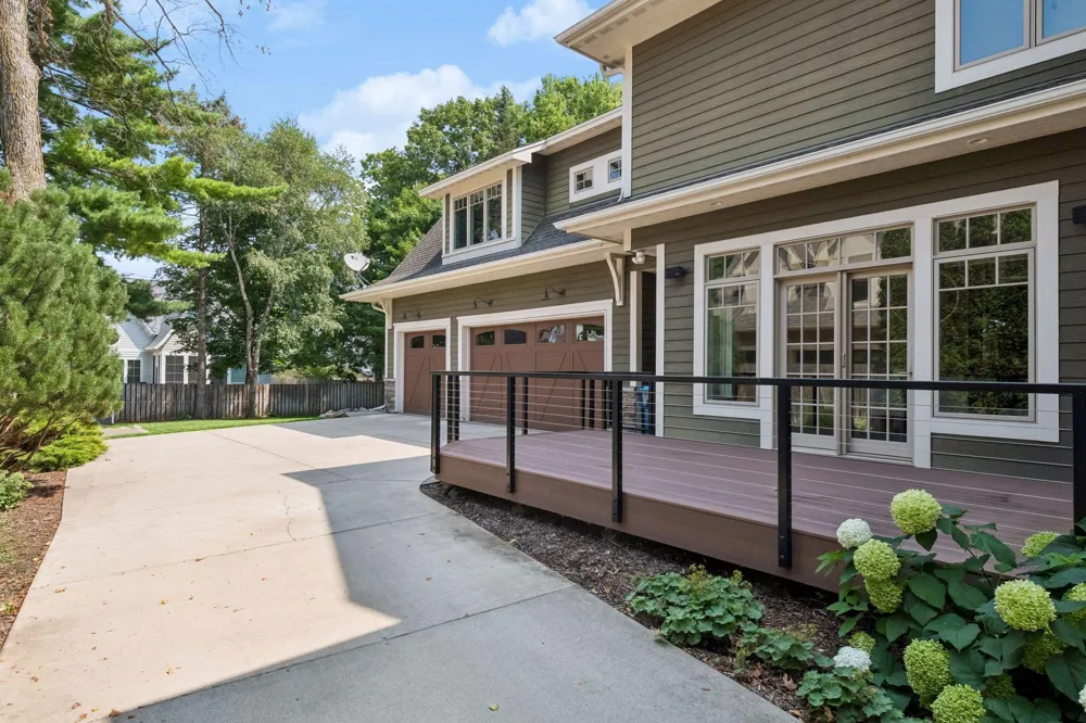 633 Park Street E Wayzata, MN 55391