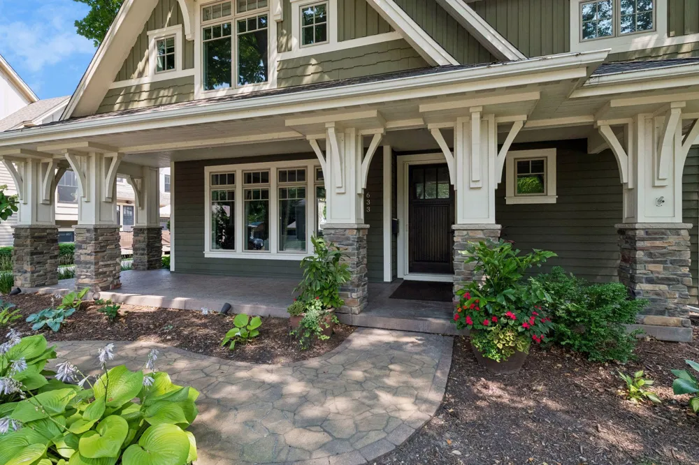 633 Park Street E Wayzata, MN 55391