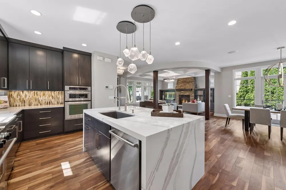 633 Park Street E Wayzata, MN 55391