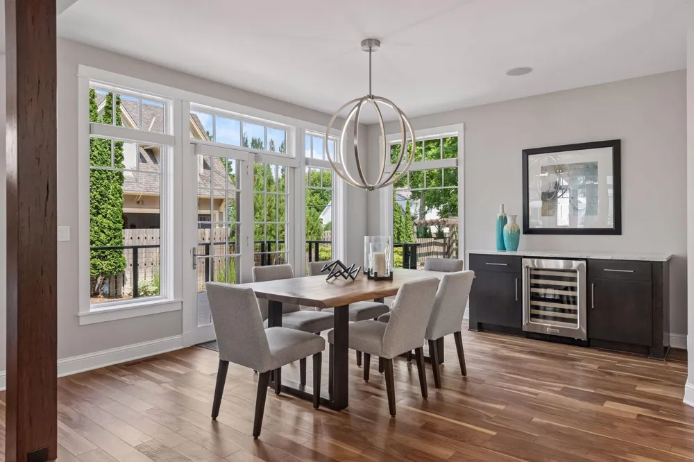 633 Park Street E Wayzata, MN 55391