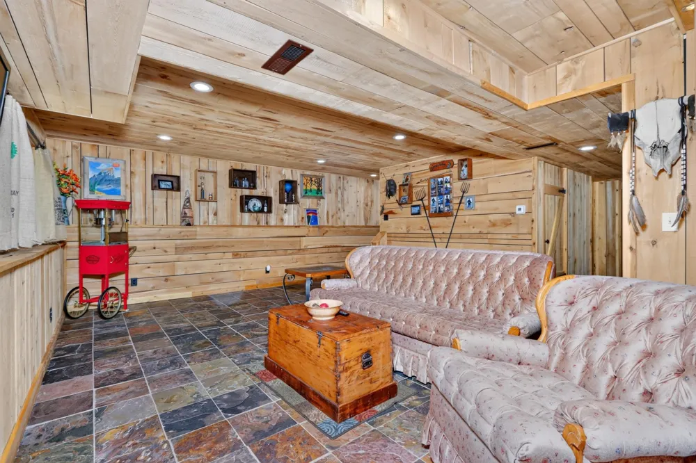 375 SE Highway 1 Effie, MN 56639