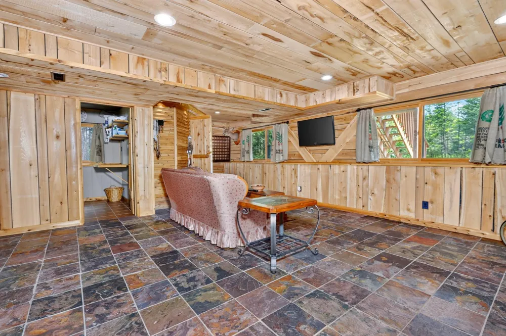 375 SE Highway 1 Effie, MN 56639