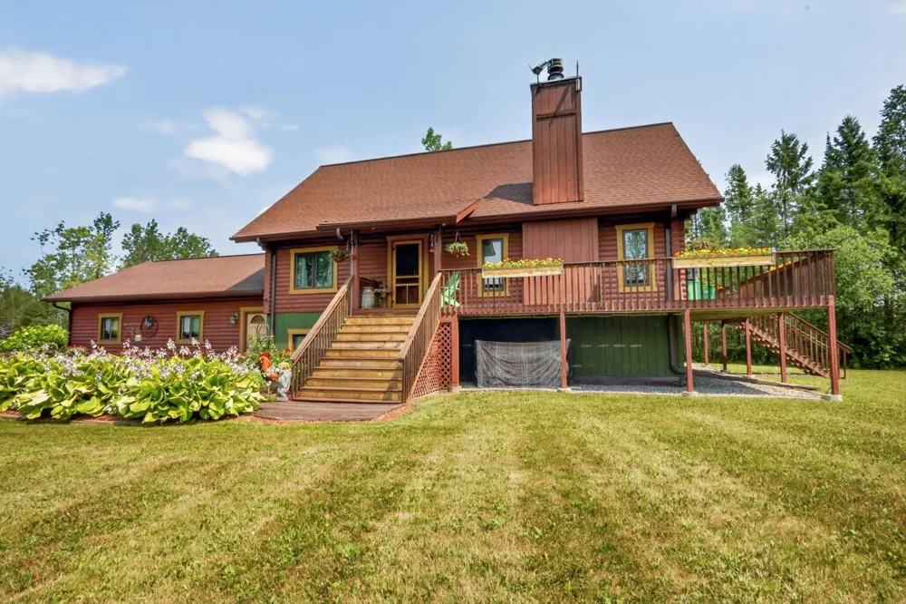 375 SE Highway 1 Effie, MN 56639