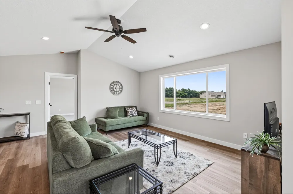 7222 Hawthorne Court North Branch, MN 55056