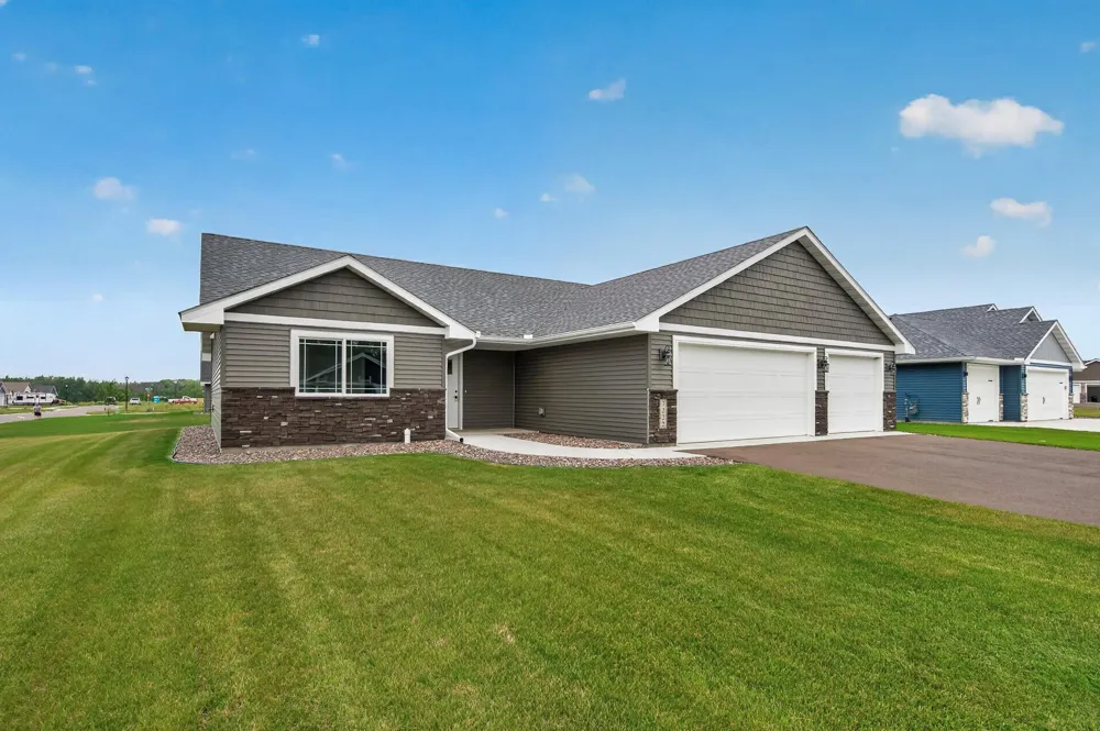 7222 Hawthorne Court North Branch, MN 55056