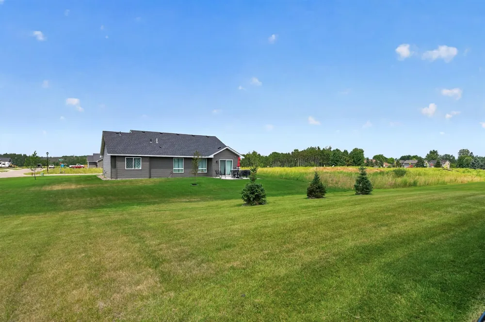7222 Hawthorne Court North Branch, MN 55056