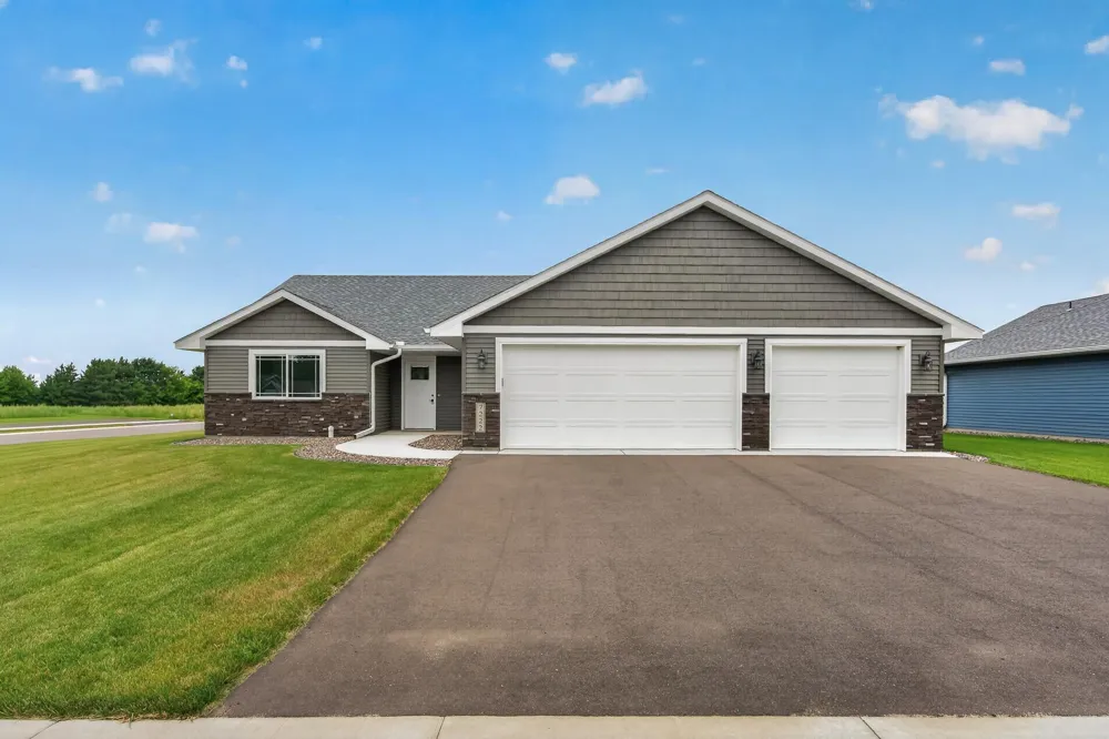 7222 Hawthorne Court North Branch, MN 55056