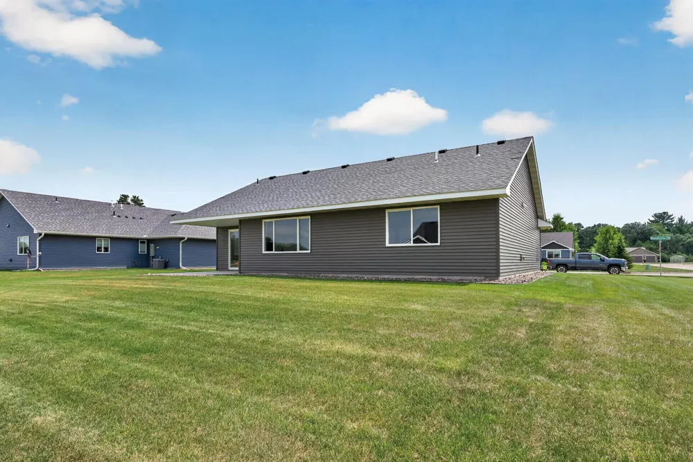 7222 Hawthorne Court North Branch, MN 55056