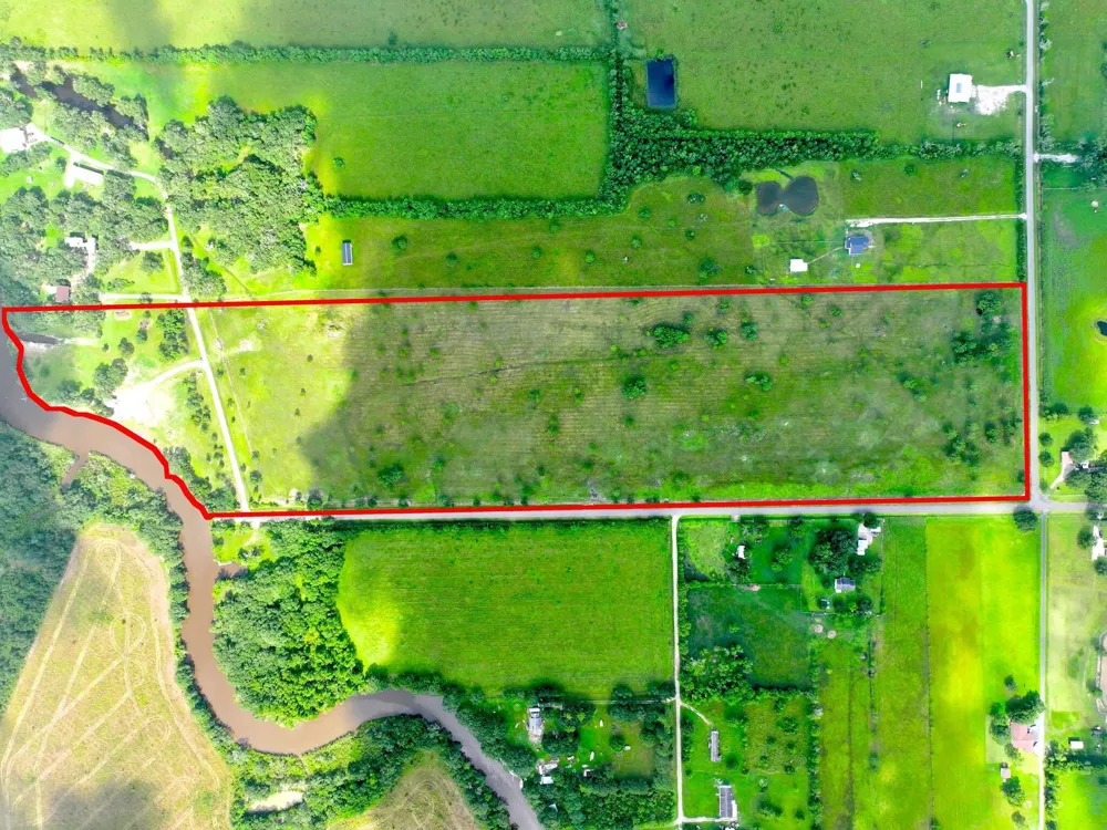 1734 Haynes Road Anahuac, TX 77514
