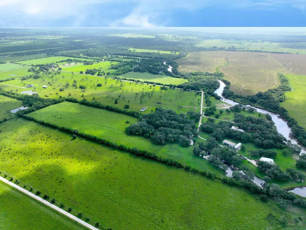1734 Haynes Road Anahuac, TX 77514