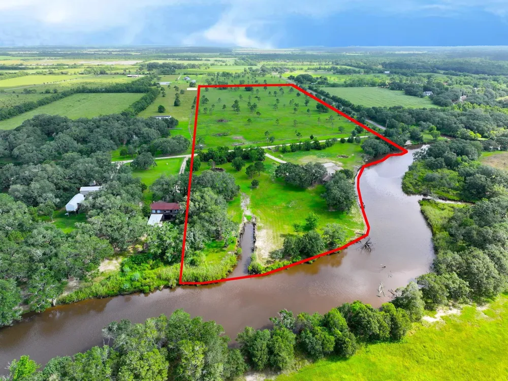 1734 Haynes Road Anahuac, TX 77514
