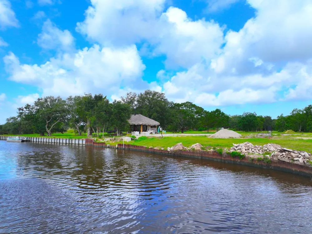 1734 Haynes Road Anahuac, TX 77514