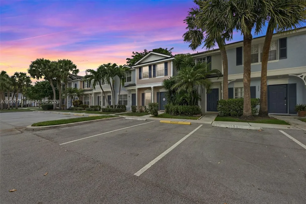3329 Celebration Ln #139 Margate, FL 33063