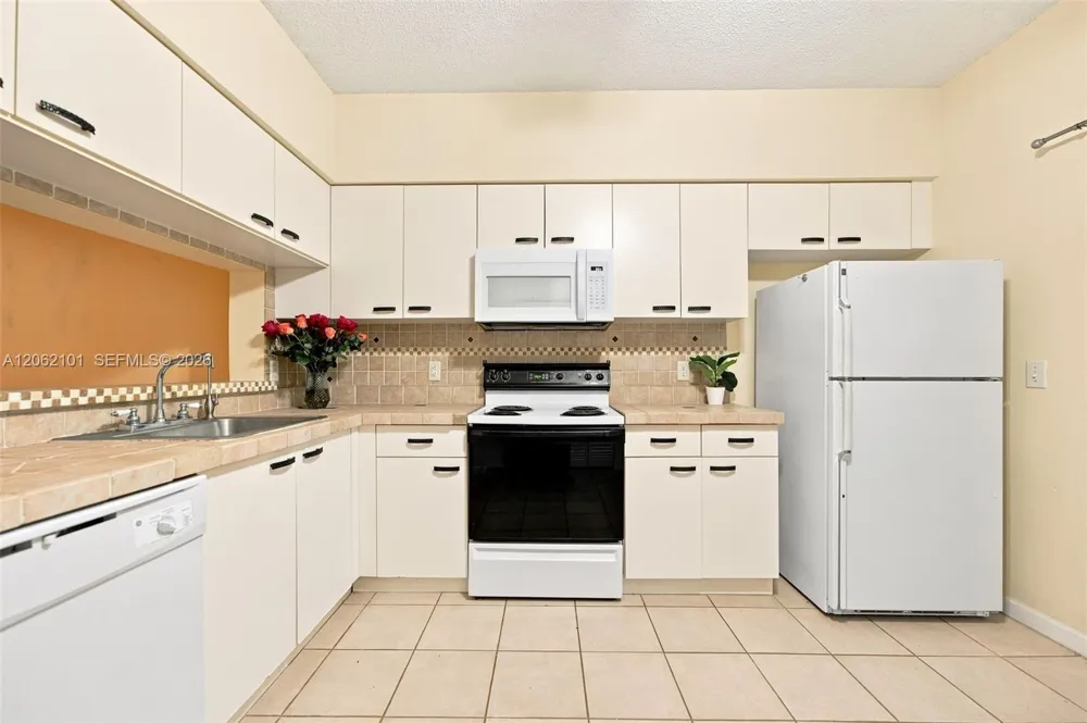 3329 Celebration Ln #139 Margate, FL 33063