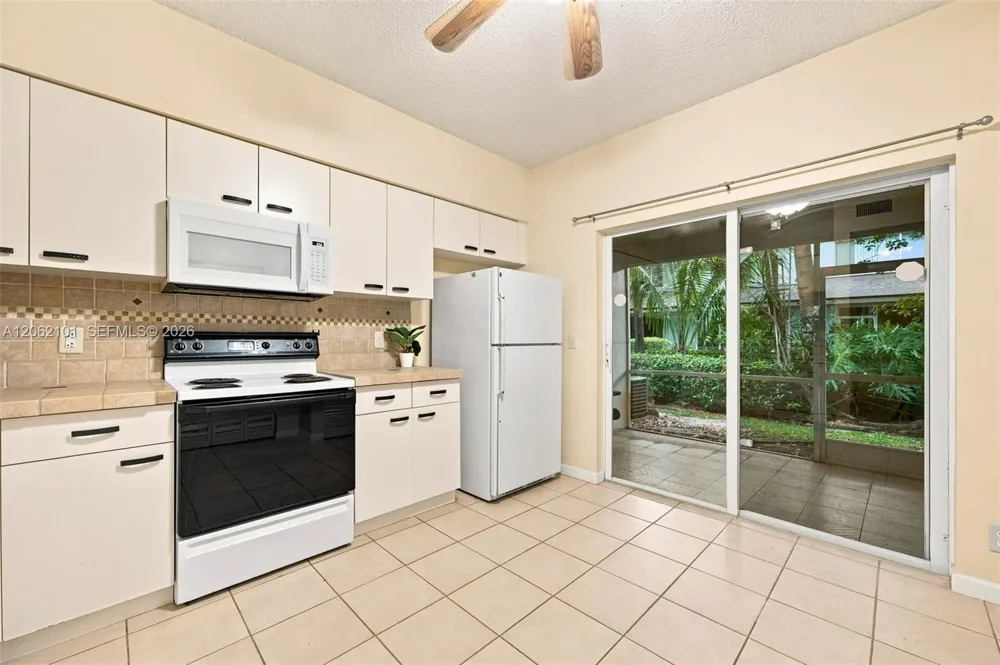 3329 Celebration Ln #139 Margate, FL 33063