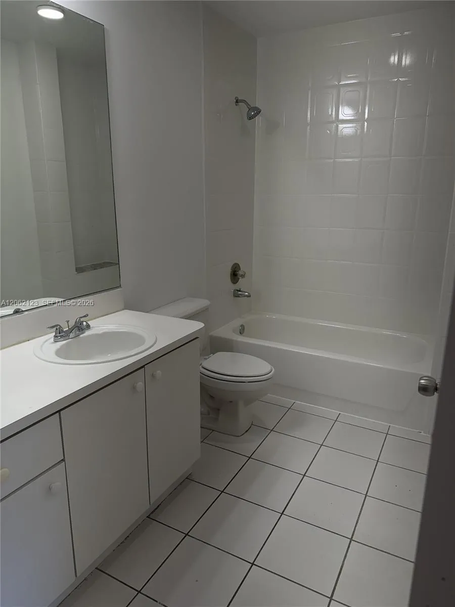 11810 NE 19th Dr #5 North Miami, FL 33181