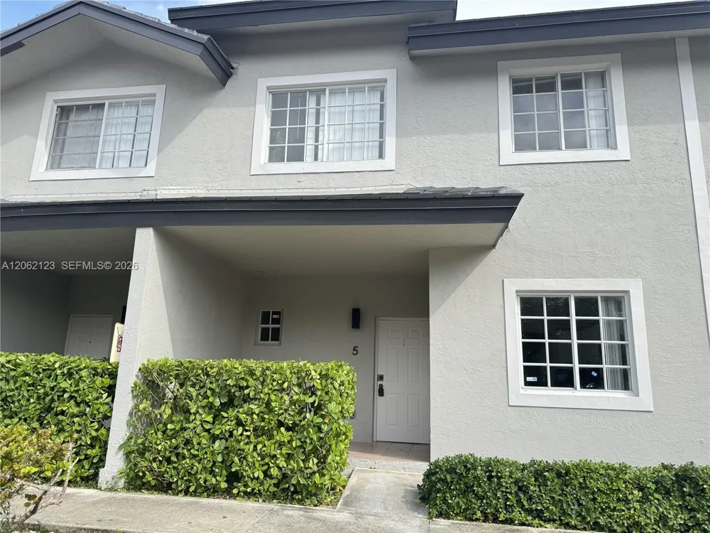 11810 NE 19th Dr #5 North Miami, FL 33181