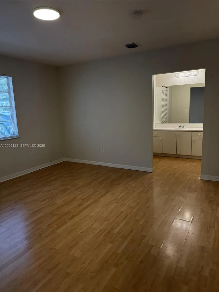 11810 NE 19th Dr #5 North Miami, FL 33181