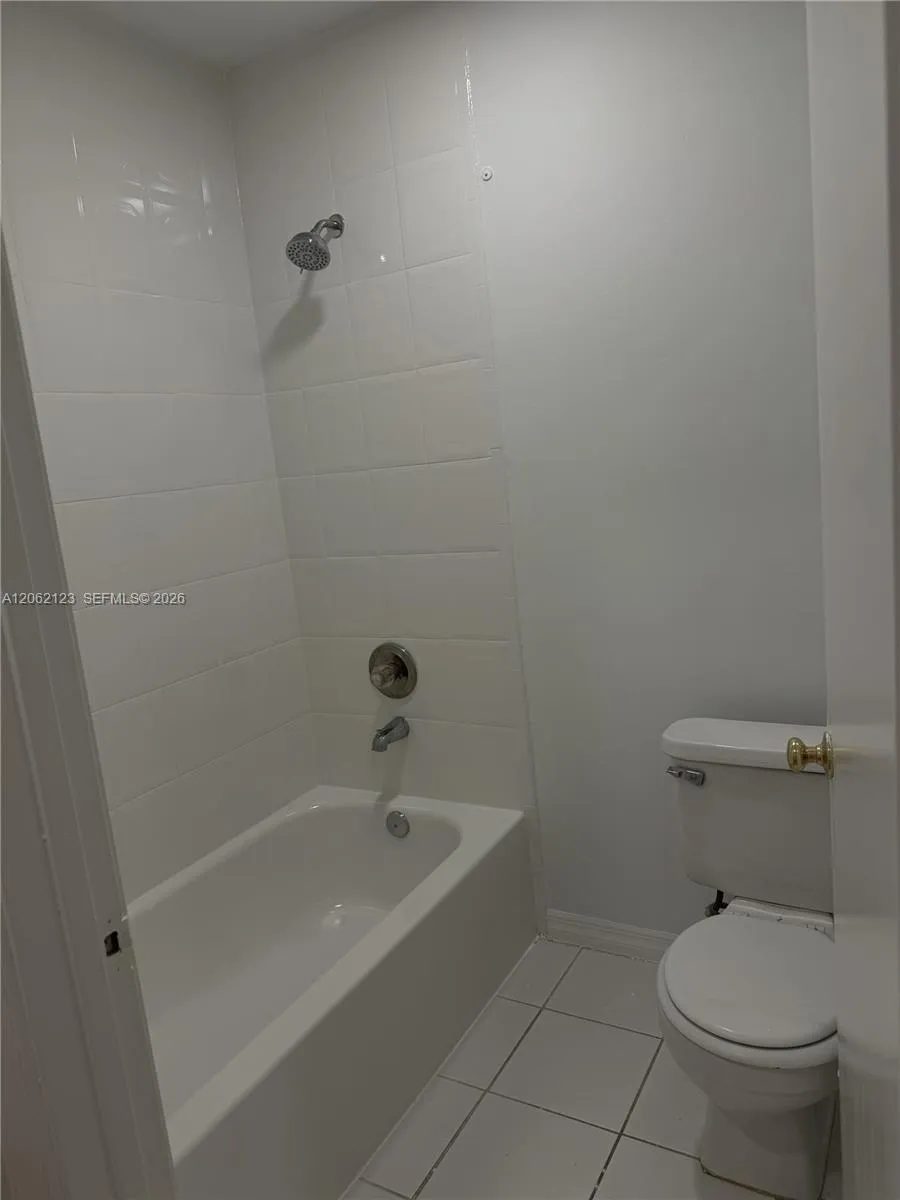 11810 NE 19th Dr #5 North Miami, FL 33181