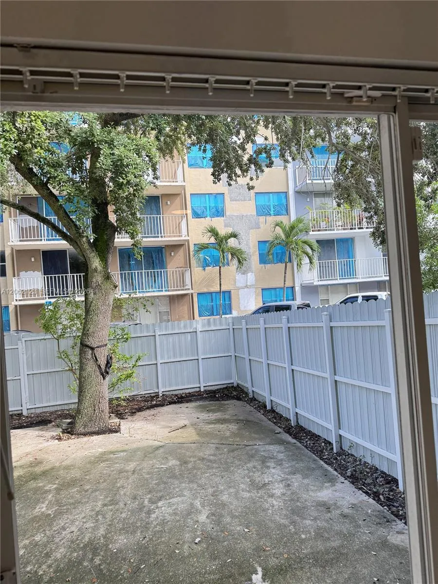 11810 NE 19th Dr #5 North Miami, FL 33181