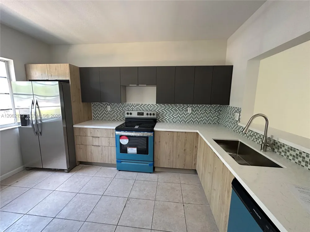 11810 NE 19th Dr #5 North Miami, FL 33181